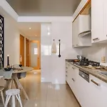 Male - 3 Bedrooms In Arroios شقة *
