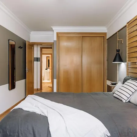 Male - 3 Bedrooms In Arroios Lejlighed Lisboa