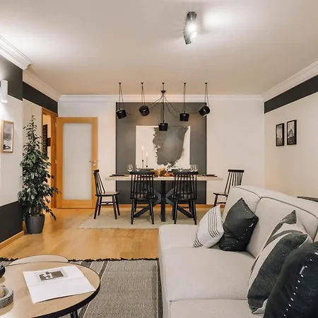 Male - 3 Bedrooms In Arroios * Lisboa