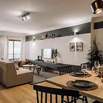 Apartment Male - 3 Bedrooms In Arroios *
