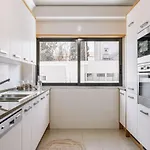 Male - 3 Bedrooms In Arroios Lisbon