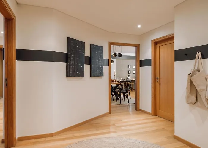 Male - 3 Bedrooms In Arroios Lisboa