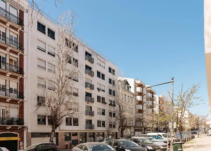 Male - 3 Bedrooms In Arroios * Lisboa