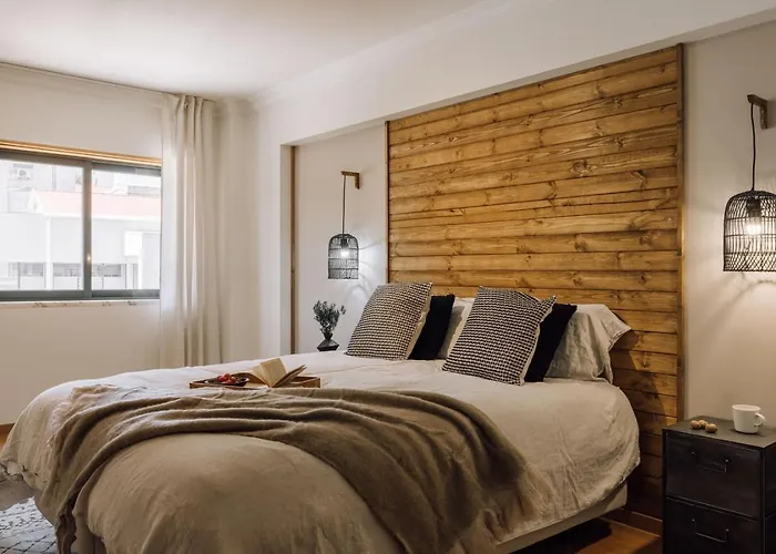 Male - 3 Bedrooms In Arroios * Lisboa